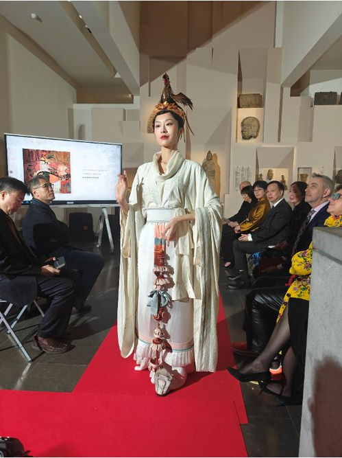 當飛天遇到飛天 ,中國敦煌復原服飾展驚艷巴黎